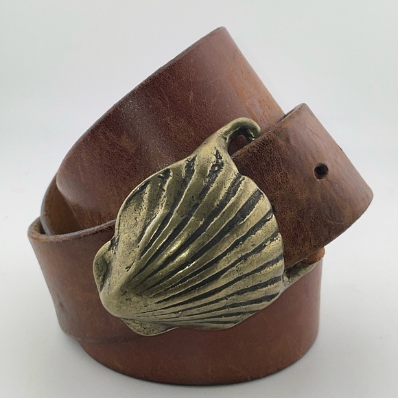 *NOS* VINTAGE 1970s **Brass Shell** ART SOLID BRASS BELT BUCKLE​​​​​​​​​​ - Picture 1 of 5